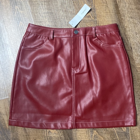 TUCKERNUCK BURGUNDY/WINE/OX BLOOD MAROON FAUX LEATHER MINI SKIRT SZ MEDIUM - Picture 10 of 16